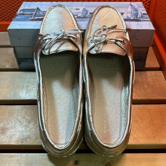 Sperry Women's Authentic Original™ Top-Sider 'Montauk Platinum' - Picture 2 of 8